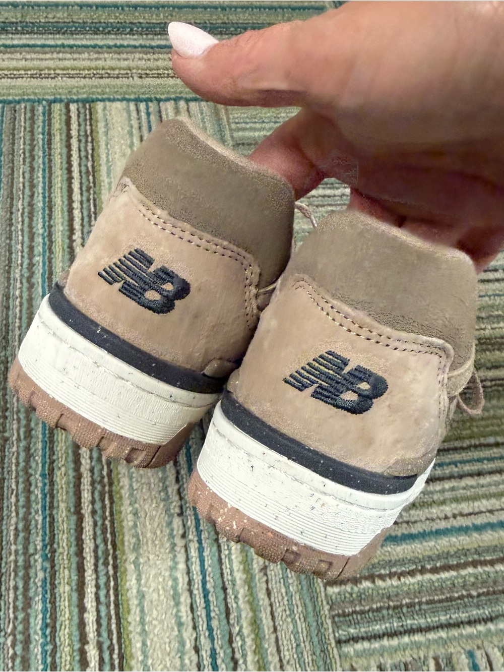 New Balance 550 Mushroom Suede Sneakers BBW550RD | Women’s 8 NWOT - Picture 11 of 12